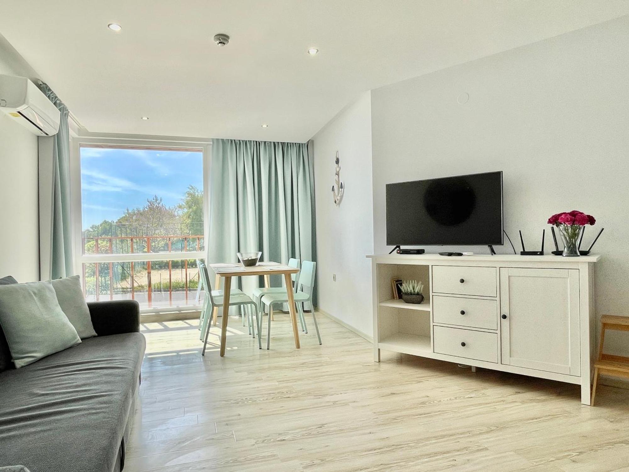 Apartment Paradiso - Private Apartment-bsr-1 *